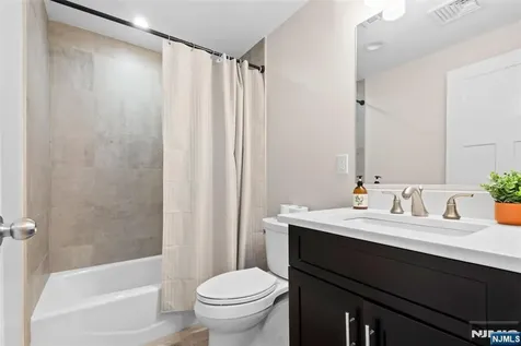 19-21 78th North Bergen NJ 07047