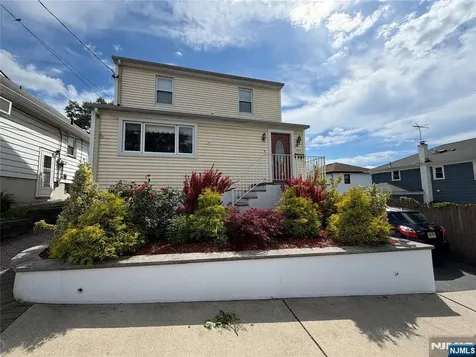 412 Park Place Lyndhurst NJ 07071