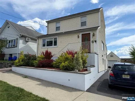 412 Park Place Lyndhurst NJ 07071