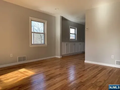 121 Longview Leonia NJ 07024