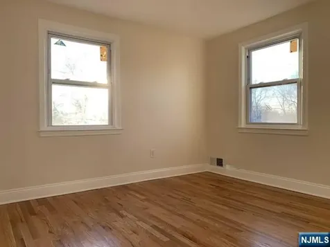 121 Longview Leonia NJ 07024