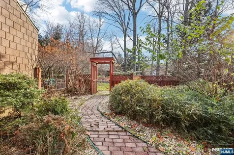 6 Old Quarry Road Englewood NJ 07631