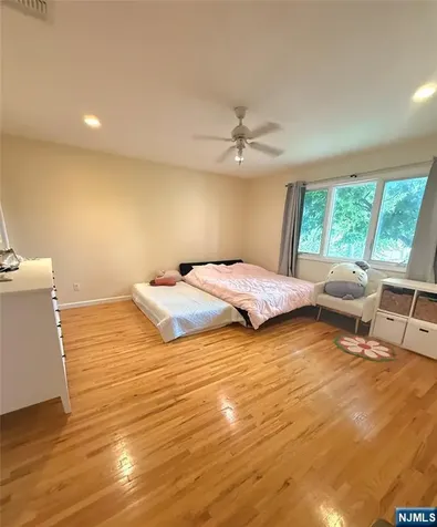 211 Columbus Avenue Palisades Park NJ 07650