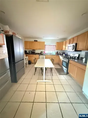 211 Columbus Avenue Palisades Park NJ 07650