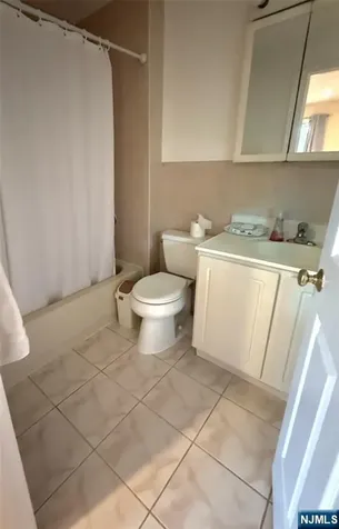 211 Columbus Avenue Palisades Park NJ 07650