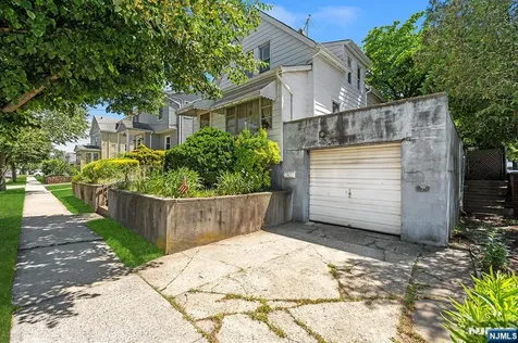 112 Page Avenue Lyndhurst NJ 07071
