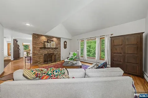 829 Ramapo Valley Road Oakland NJ 07436