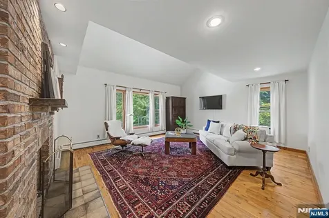 829 Ramapo Valley Road Oakland NJ 07436