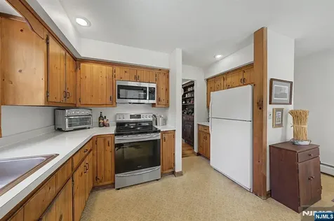 829 Ramapo Valley Road Oakland NJ 07436