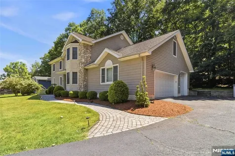 913 High Mountain Road North Haledon NJ 07508