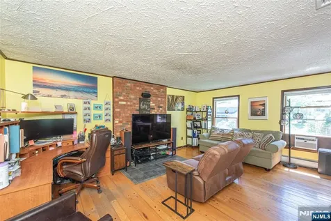 4 Hover Drive Mount Arlington Boro NJ 07856