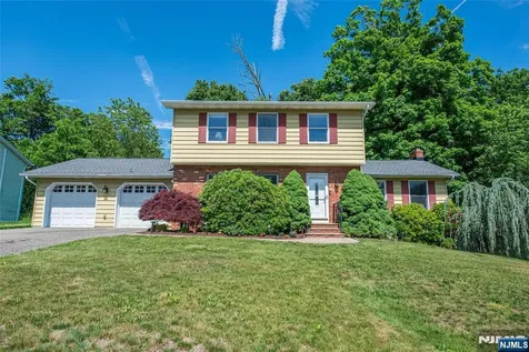 4 Hover Drive Mount Arlington Boro NJ 07856