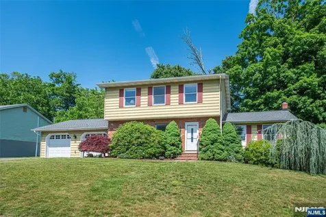 4 Hover Drive Mount Arlington Boro NJ 07856