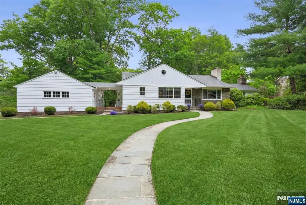 25 Grove Street Caldwell NJ 07006