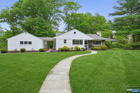 25 Grove Street Caldwell NJ 07006
