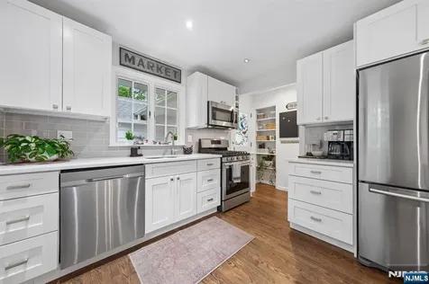 25 Grove Street Caldwell NJ 07006