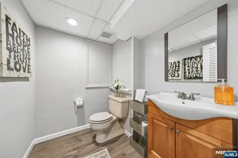 25 Grove Street Caldwell NJ 07006