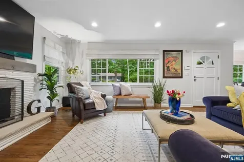 25 Grove Street Caldwell NJ 07006
