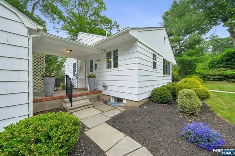 25 Grove Street Caldwell NJ 07006