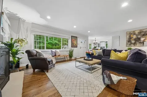 25 Grove Street Caldwell NJ 07006