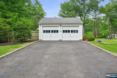 25 Grove Street Caldwell NJ 07006
