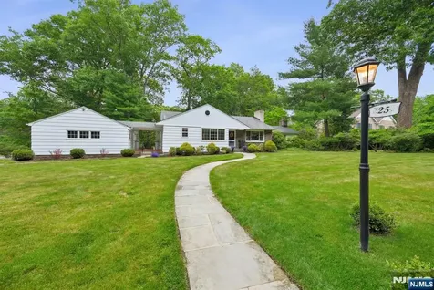25 Grove Street Caldwell NJ 07006