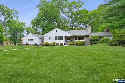 25 Grove Street Caldwell NJ 07006