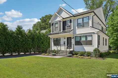 676 Ridgewood Avenue Oradell NJ 07649