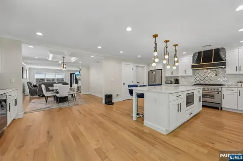 676 Ridgewood Avenue Oradell NJ 07649
