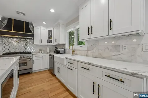 676 Ridgewood Avenue Oradell NJ 07649