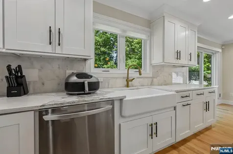 676 Ridgewood Avenue Oradell NJ 07649