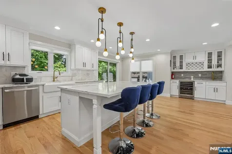 676 Ridgewood Avenue Oradell NJ 07649