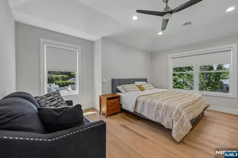 676 Ridgewood Avenue Oradell NJ 07649