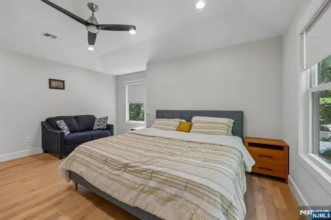 676 Ridgewood Avenue Oradell NJ 07649
