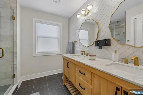 676 Ridgewood Avenue Oradell NJ 07649