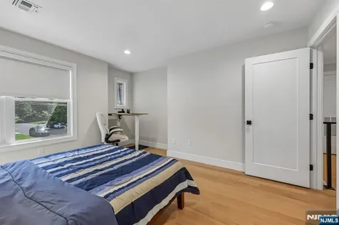 676 Ridgewood Avenue Oradell NJ 07649