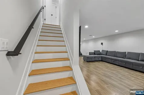 676 Ridgewood Avenue Oradell NJ 07649