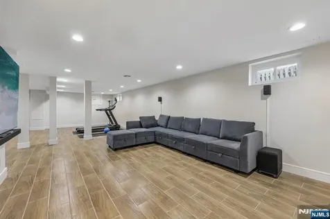 676 Ridgewood Avenue Oradell NJ 07649