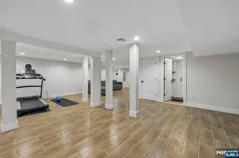 676 Ridgewood Avenue Oradell NJ 07649