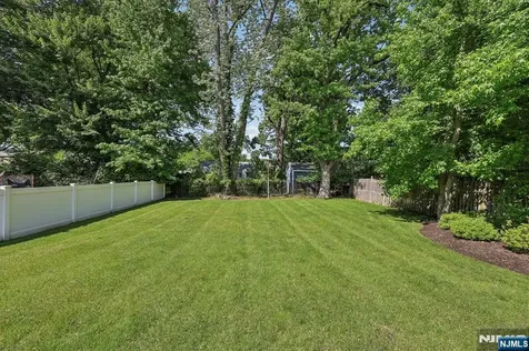 676 Ridgewood Avenue Oradell NJ 07649
