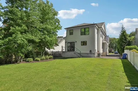 676 Ridgewood Avenue Oradell NJ 07649