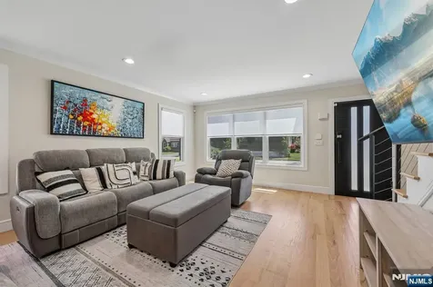 676 Ridgewood Avenue Oradell NJ 07649