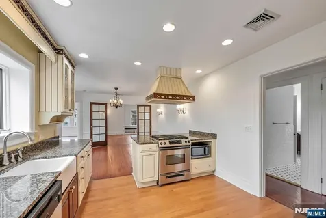 103 N Walnut Street Ridgewood NJ 07450