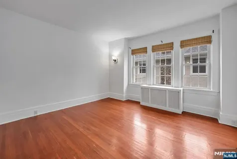 103 N Walnut Street Ridgewood NJ 07450