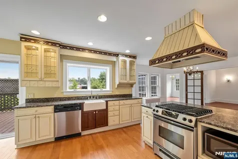 103 N Walnut Street Ridgewood NJ 07450