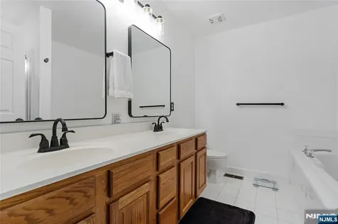 169 Vista Terrace Pompton Lakes NJ 07442