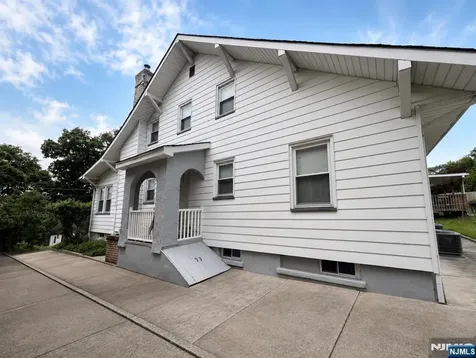 578 Hillside Street Ridgefield NJ 07657