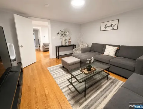 578 Hillside Street Ridgefield NJ 07657