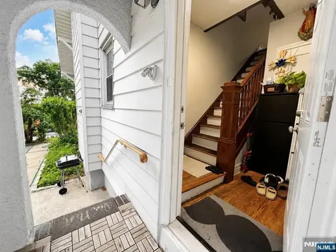 578 Hillside Street Ridgefield NJ 07657
