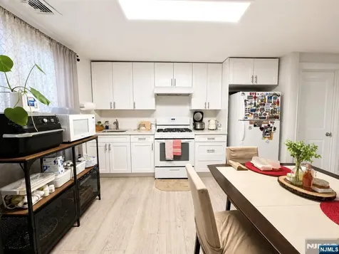 578 Hillside Street Ridgefield NJ 07657